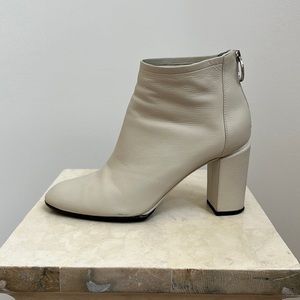 Vía SPiGA Block heel Bootie, Creme, size 8